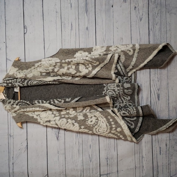 Angela Mara wool Sleeveless cardigan - Picture 1 of 6